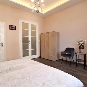  דירה King Charles Residences